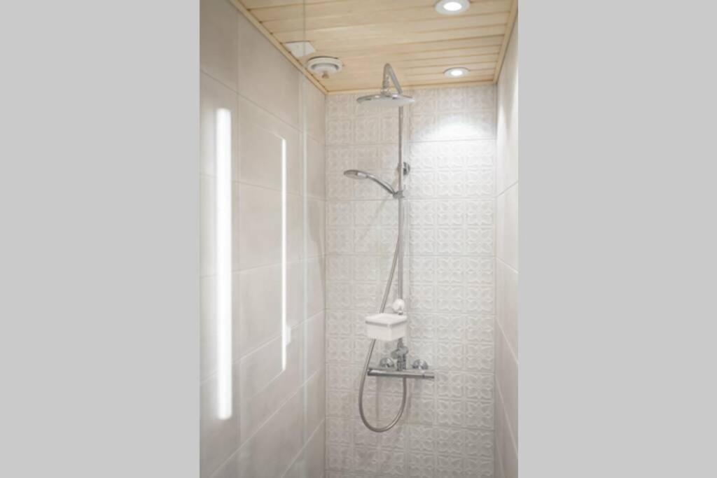 Cozy 1 Bedroom Apt And Free Parking By The Railway Station Оулу Экстерьер фото
