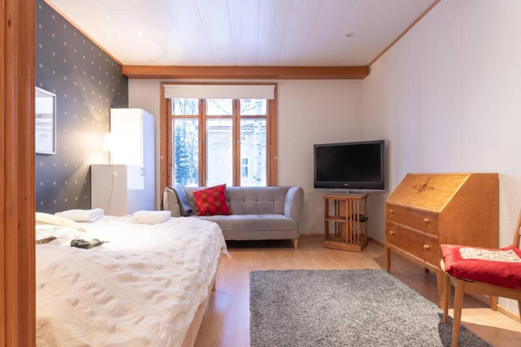 Cozy 1 Bedroom Apt And Free Parking By The Railway Station Оулу Экстерьер фото